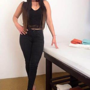 RICA Y ESTRECHITA FLAQUITA 100 CALIENTE